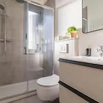 Unicredit And Bosco Verticale - Little House ميلان